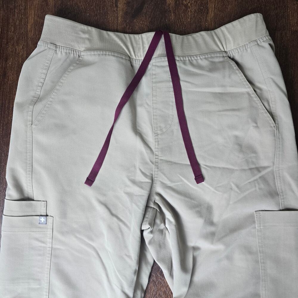 FIGS Men's Axim Cargo Scrub Pants in Boulder - Small - Picture 2 of 7